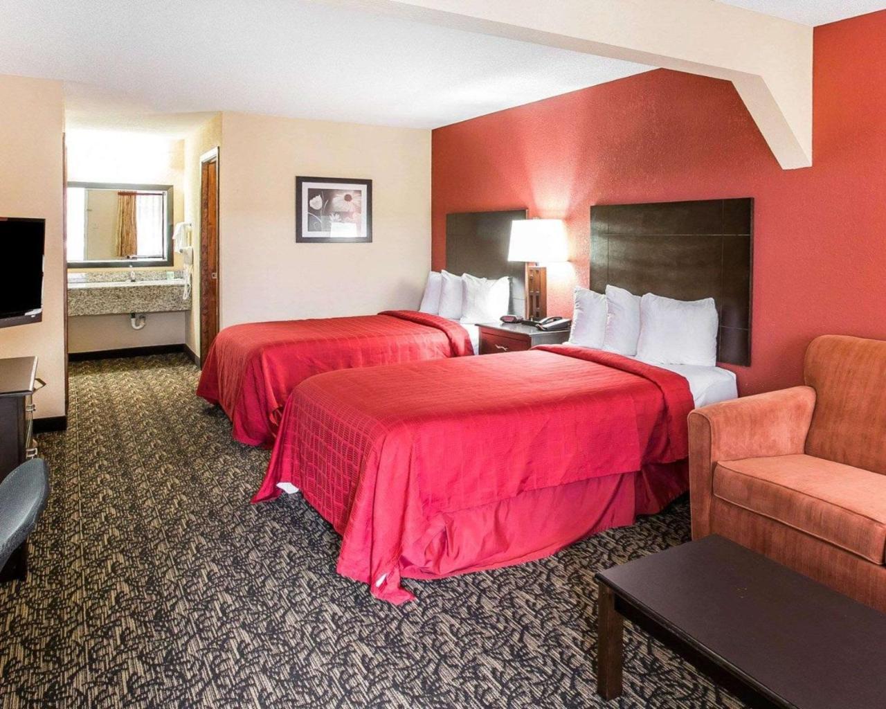 Knights Inn & Suites غريفين المظهر الخارجي الصورة