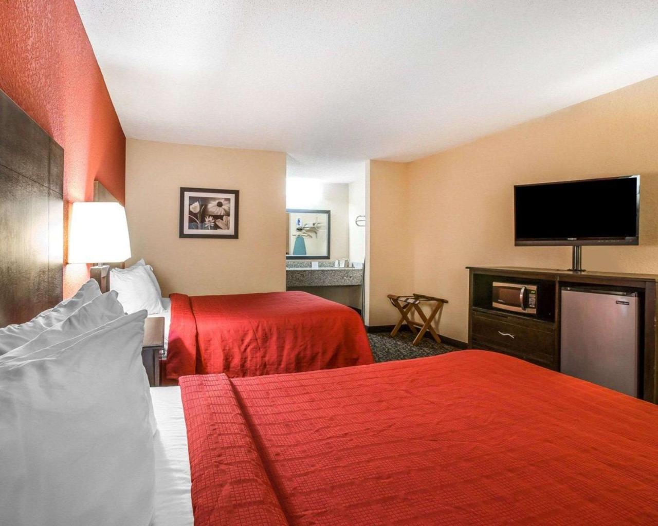 Knights Inn & Suites غريفين المظهر الخارجي الصورة